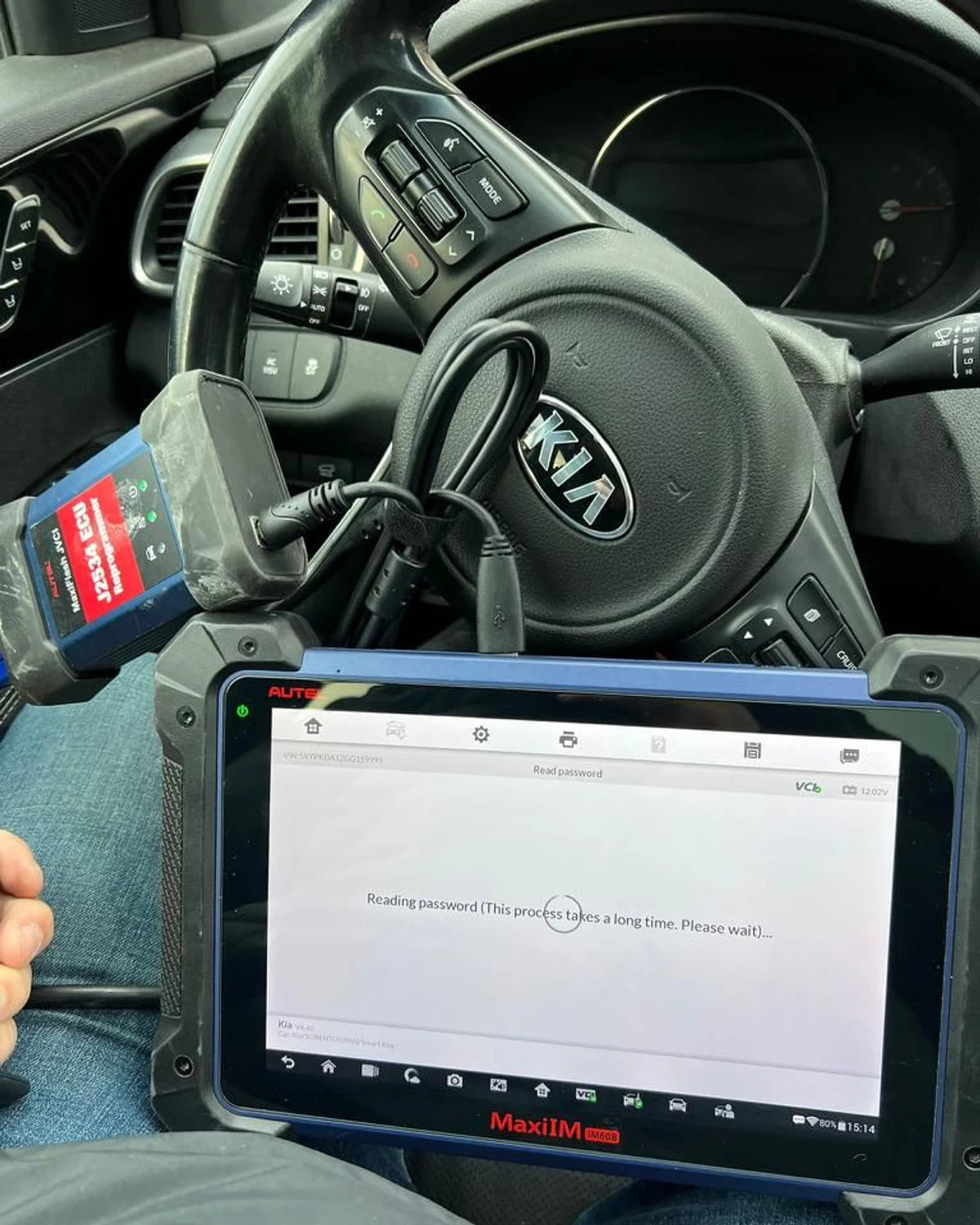 Automotive locksmith programming car keys on-site in New Tecumseth and surrounding towns